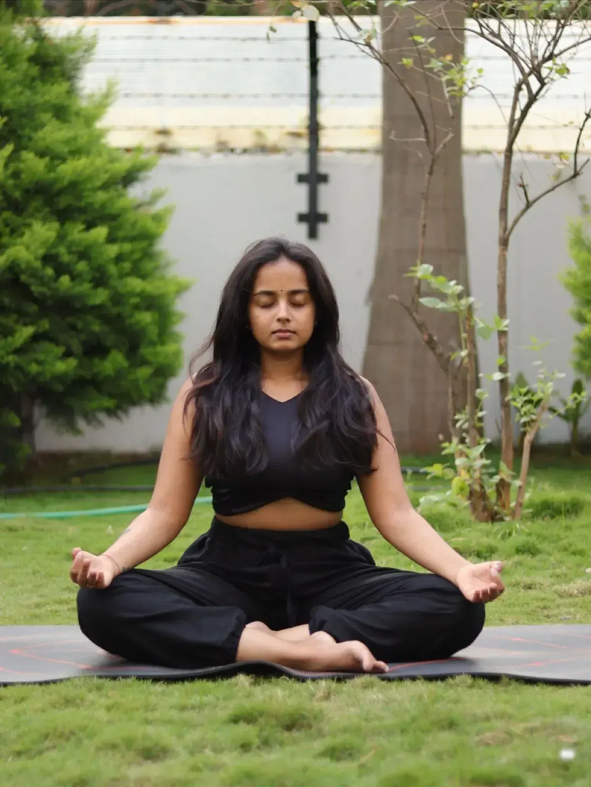 Yogini Padmashree C Jain — Hatha & Ashtanga | 16+ Years Mastery